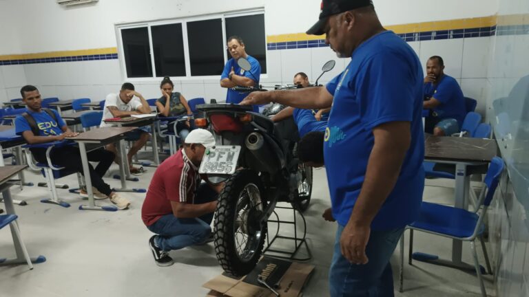16/07 Mecânica de Motos (Escola Waldecyr) – Fotos