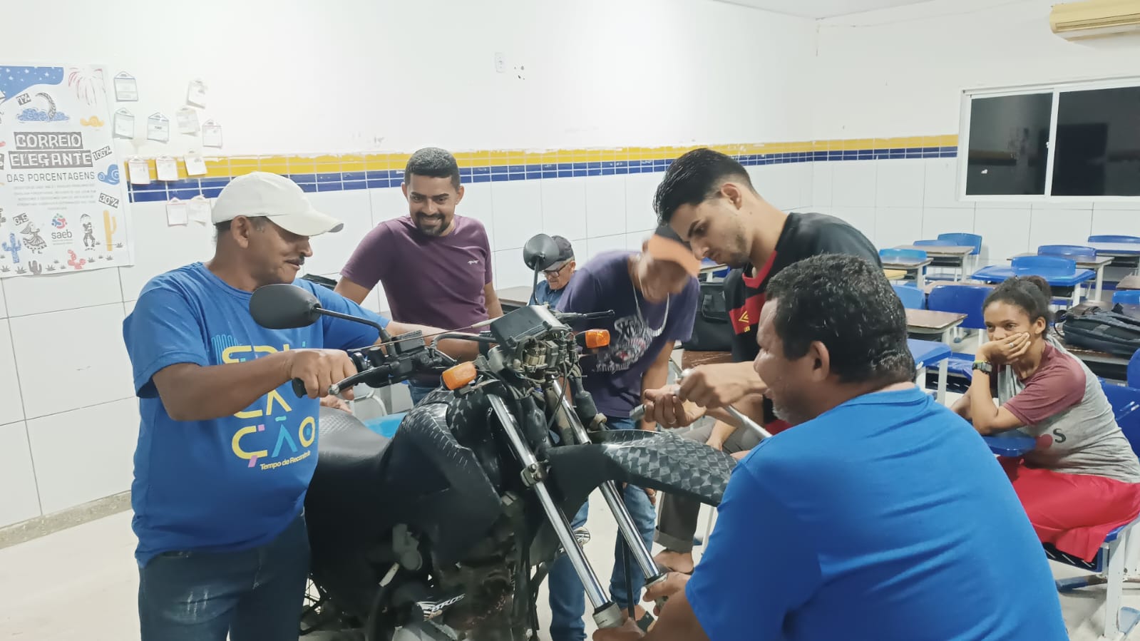 23/07 Mecânica de Motos (Escola Waldecyr) – Fotos