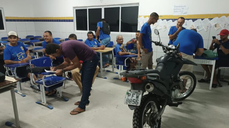 06/08 Mecânica de Motos (Escola Waldecyr) – Fotos