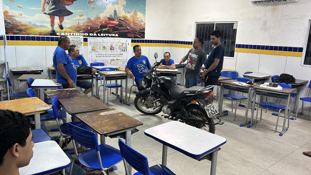 28/08 Mecânica de Motos (Escola Jacira) – Fotos